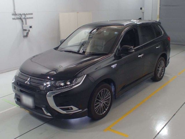 33081 MITSUBISHI OUTLANDER PHEV GG3W 2018 г. (CAA Chubu)